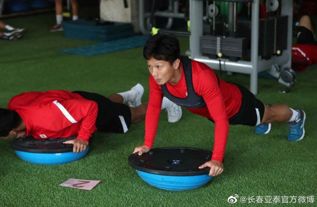 皇家马德里在17轮联赛过后取得13胜3平1负的战绩，目前以42个积分排名西甲第2名位置。